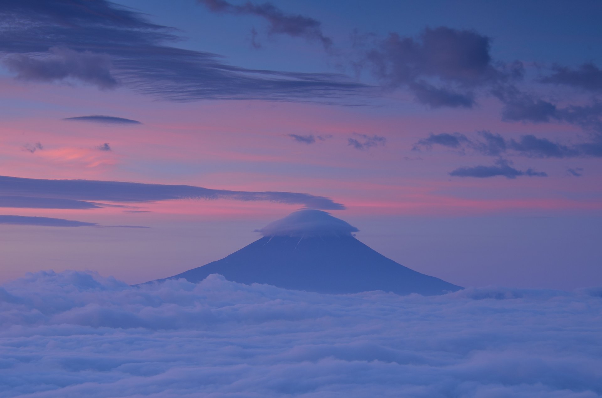 japan honshu shizuoka-präfektur vulkan berg fuji fujiyama abend sonnenuntergang rosa flieder himmel wolken