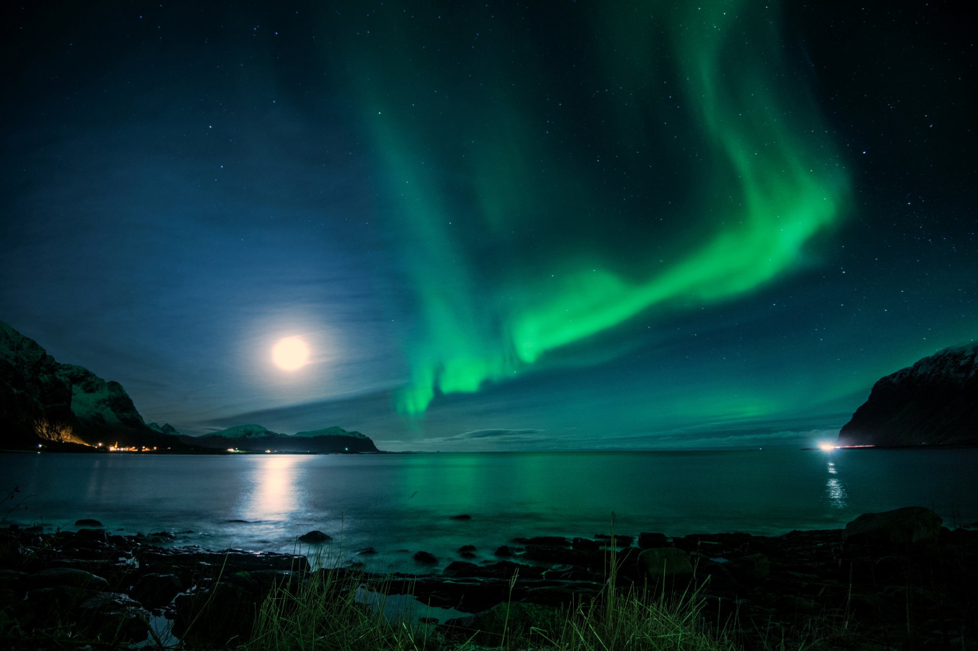 island bucht nacht mond nordlichter