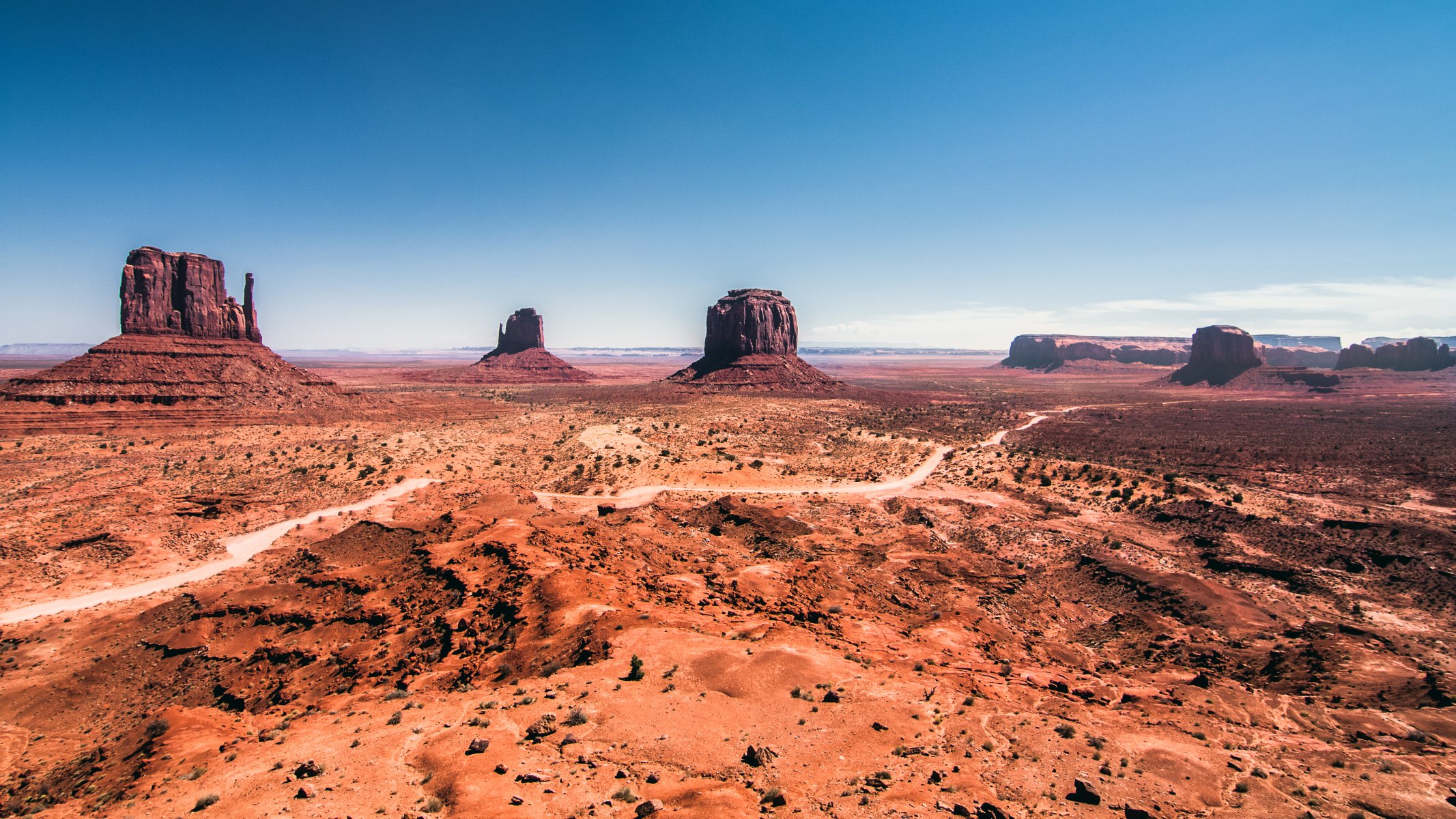 monument valley monument dolina góry niebo piasek pustynia utah arizona usa pomnik dolina pomnik skała