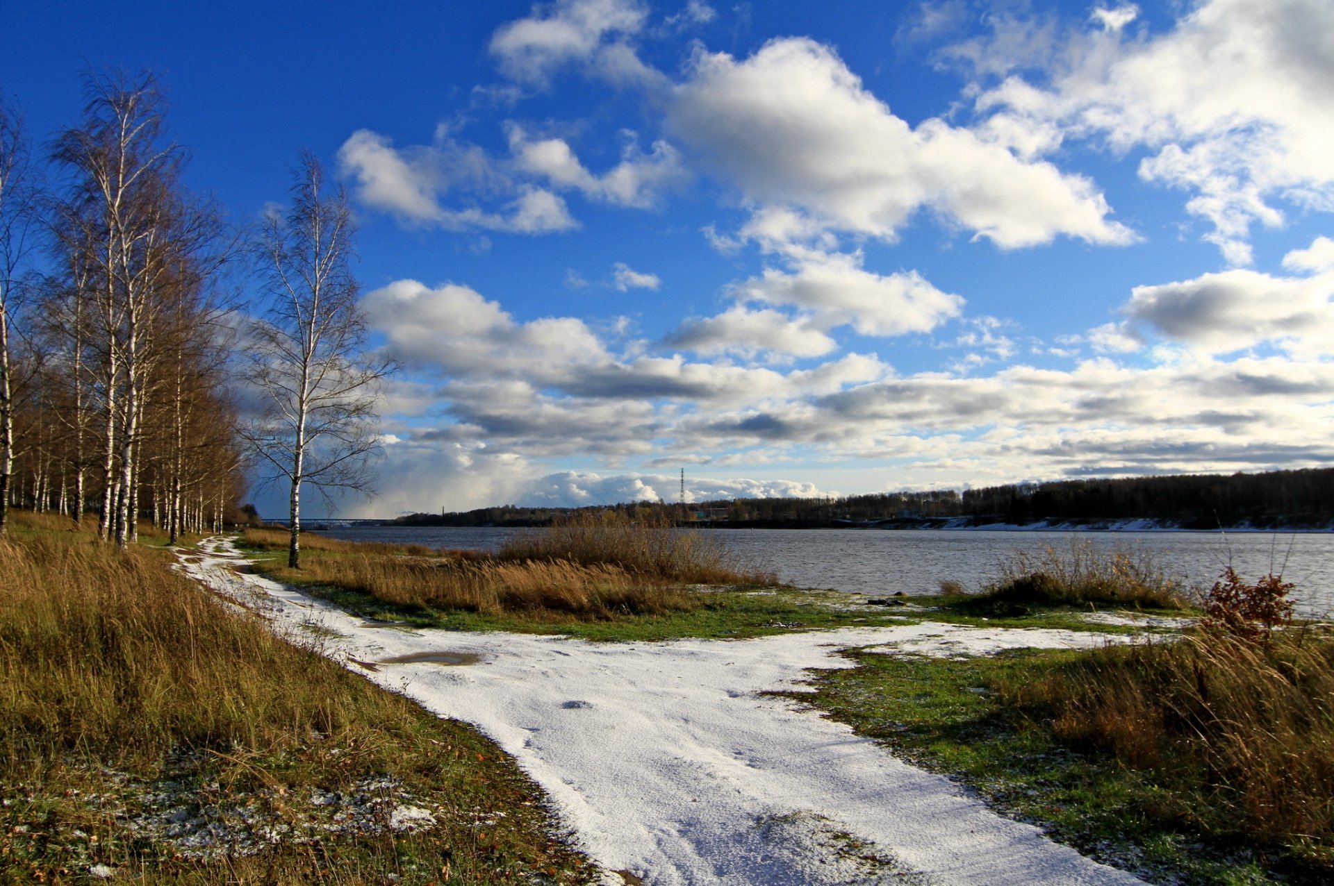 fluss himmel wolken gras schnee birke frühling wolga