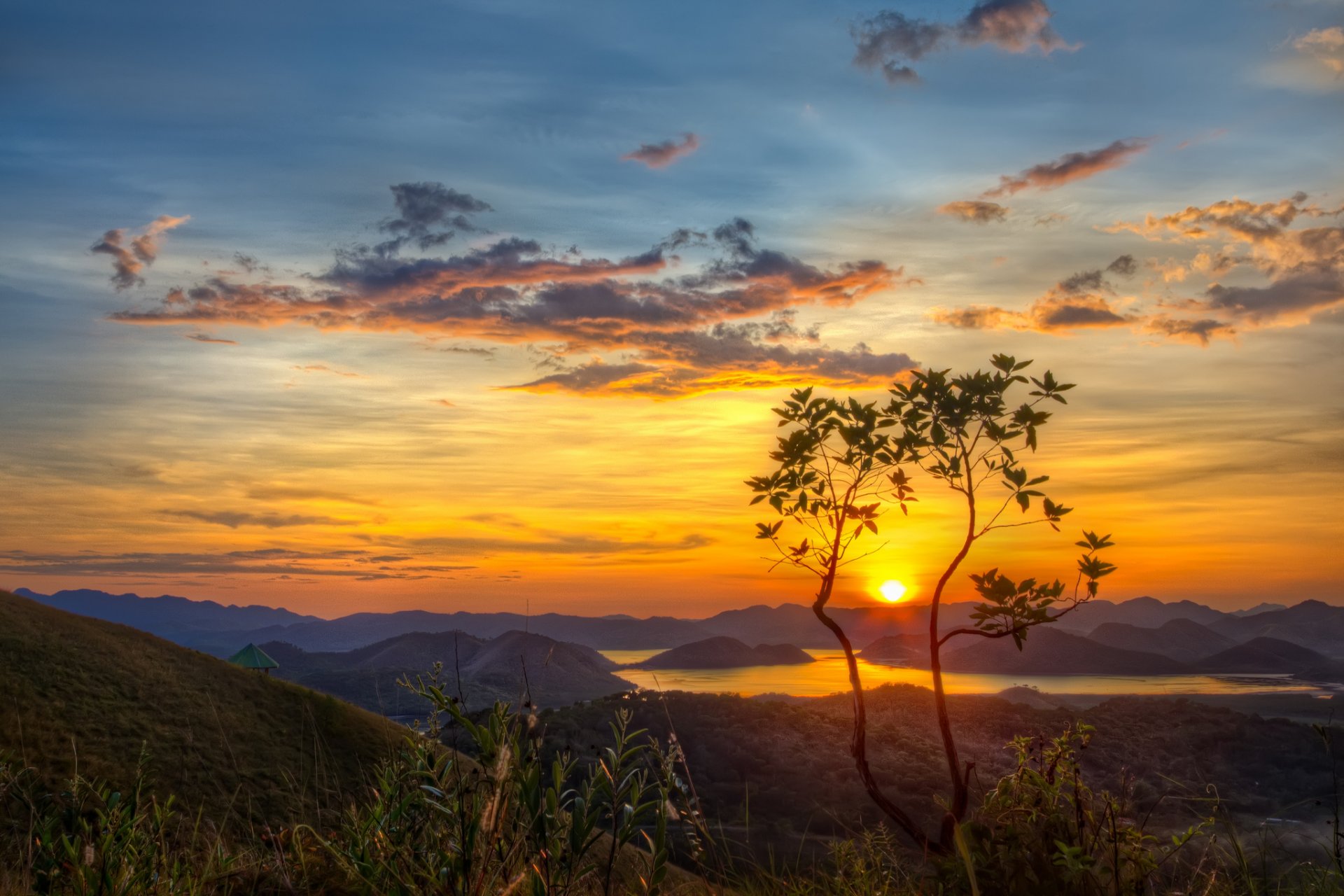 mountain lake tree sun morning dawn