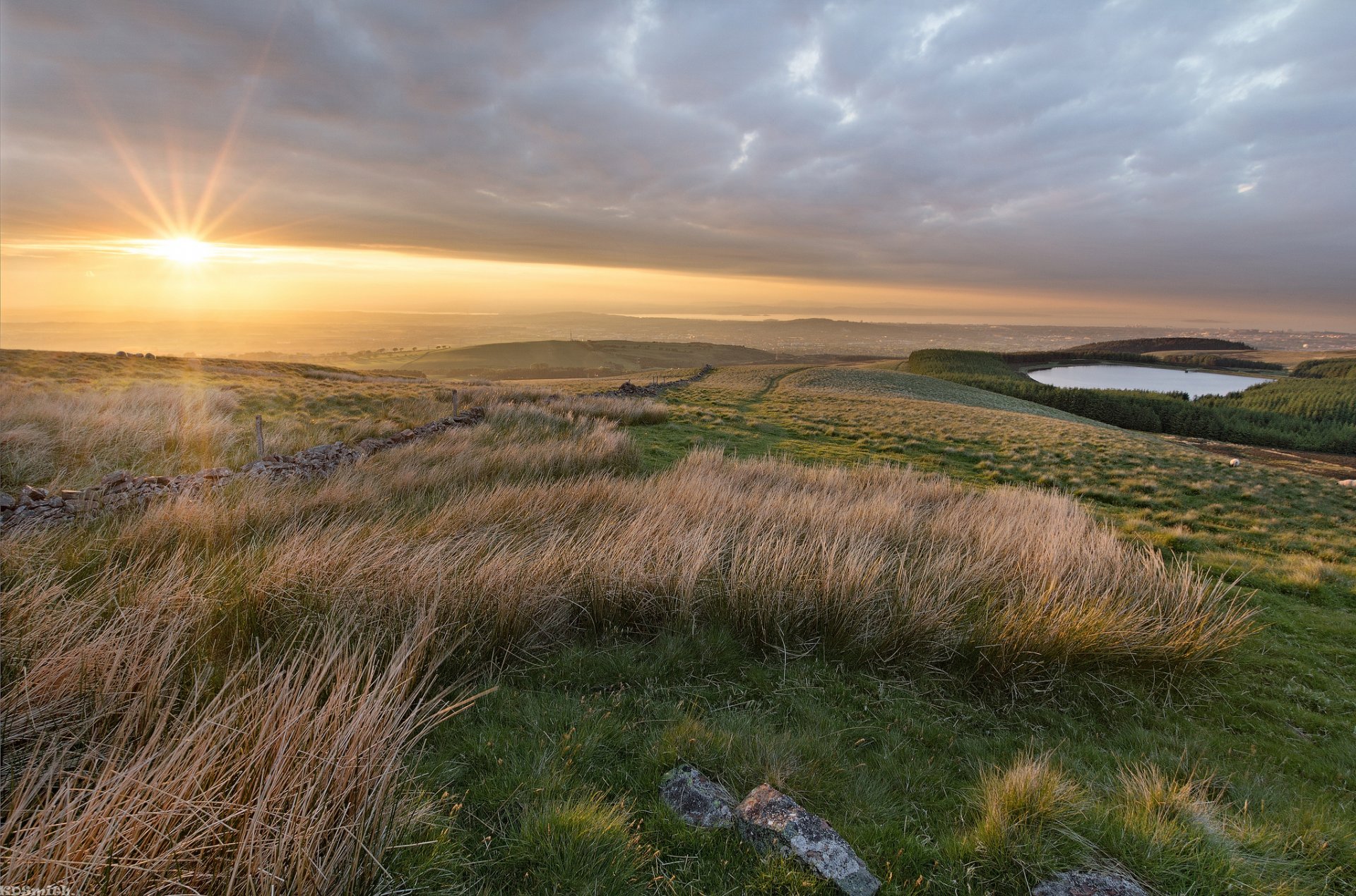 hills lake grass stones sun morning dawn