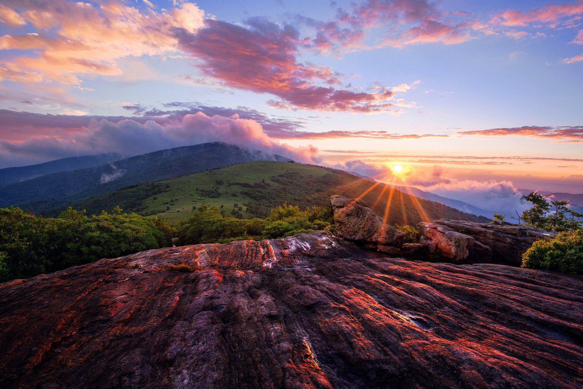 montagne sommet aube paysage soleil