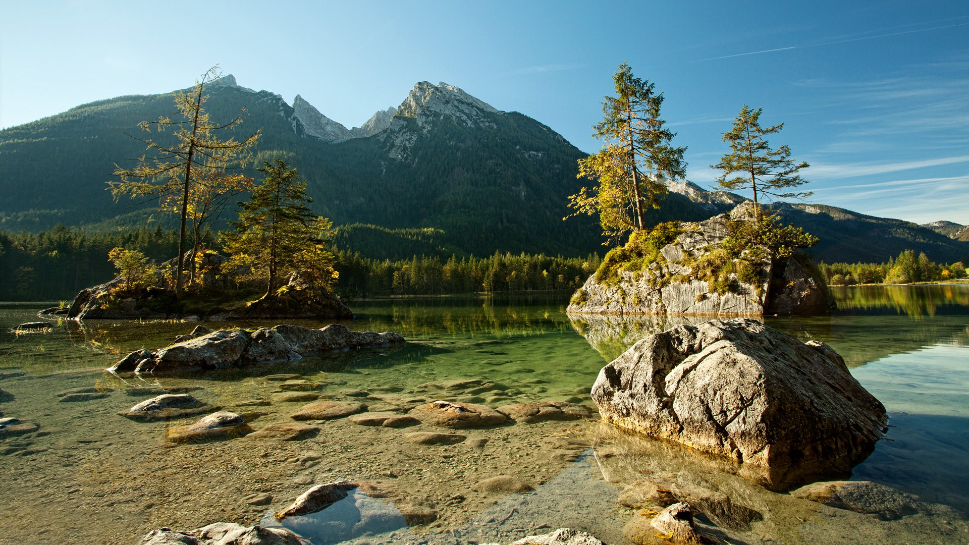 park narodowy berchtesgaden bawaria niemcy alpy góry rzeka drzewa skały