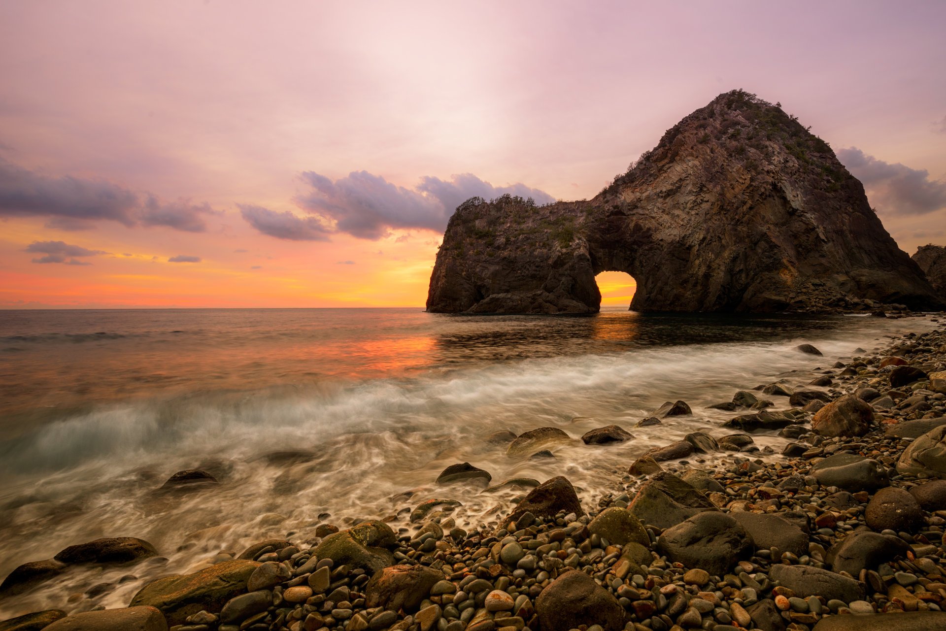 naturaleza paisaje cielo puesta de sol playa agua mar océano nubes colores piedras escala flores escala hermosa