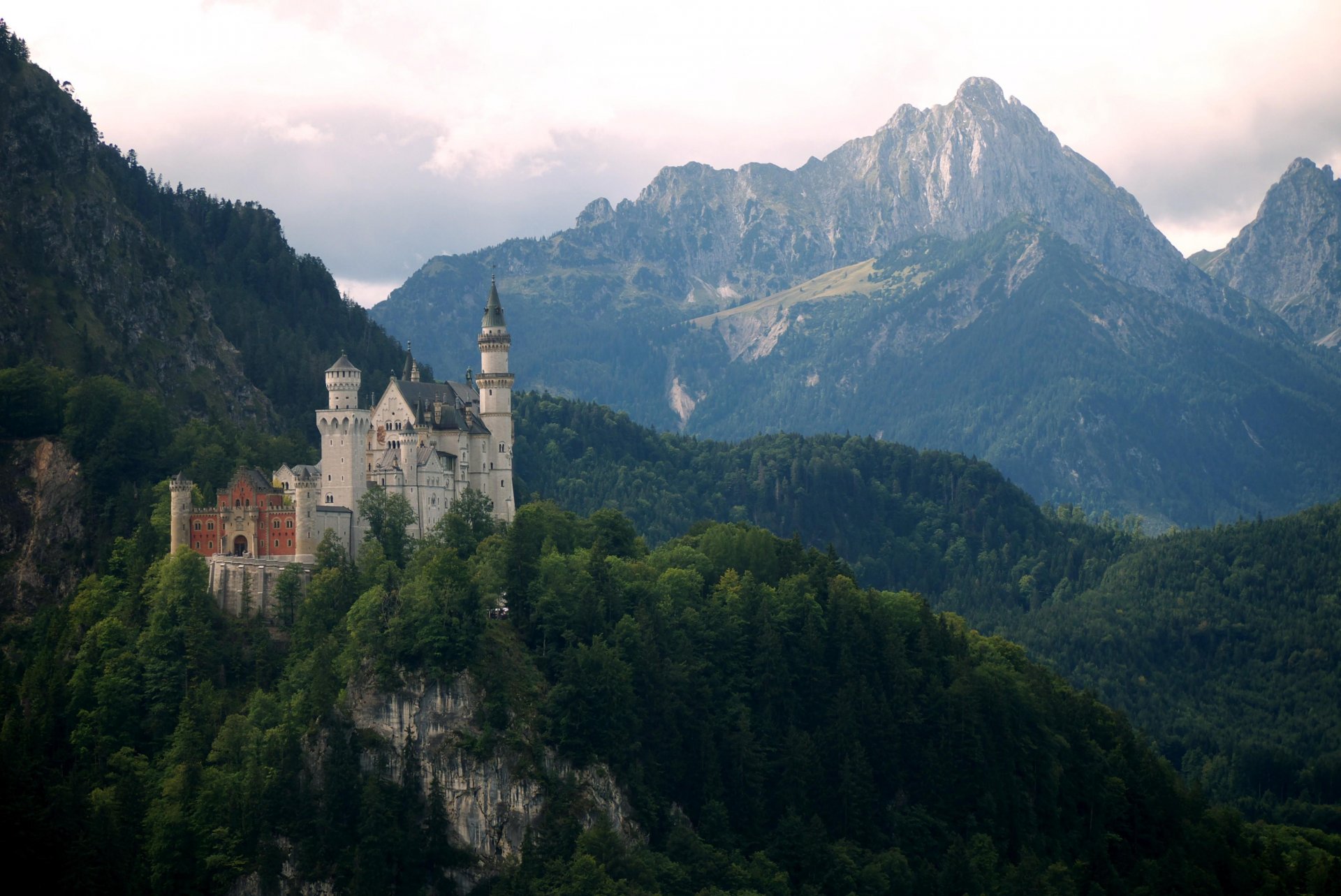 zamek neuschwanstein niemcy bawaria góry