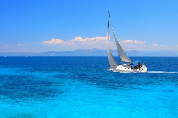 Ocean, yacht and tailwind