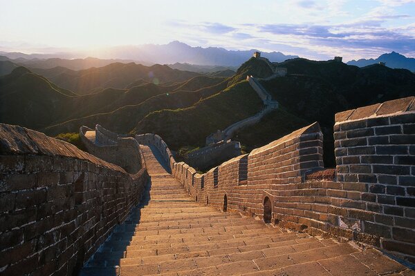 La grande muraille éclairée par le soleil