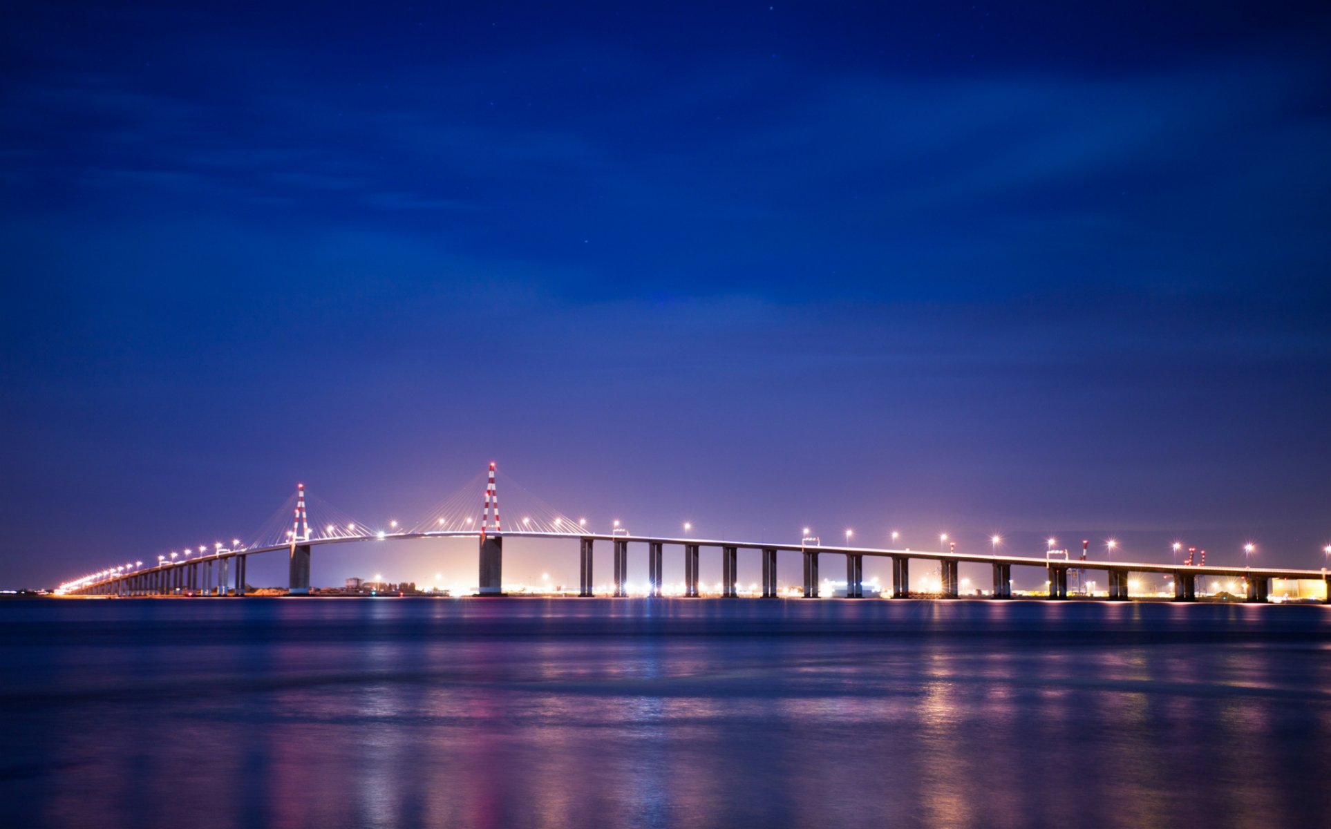 francia bretaña puente noche luces linternas iluminación río cielo azul