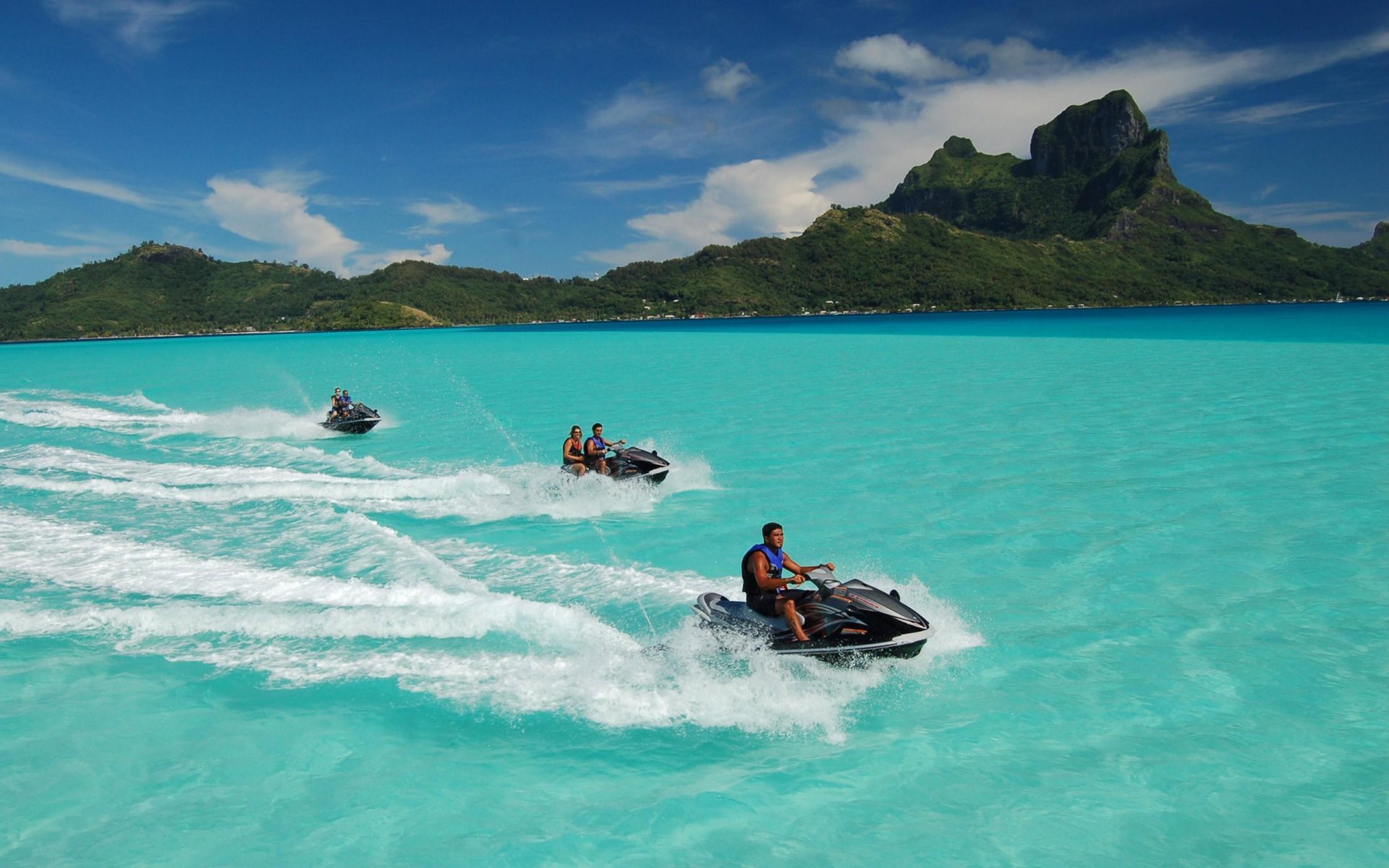 îles île bora bora polynésie française mer montagnes ciel eau motos vacances station