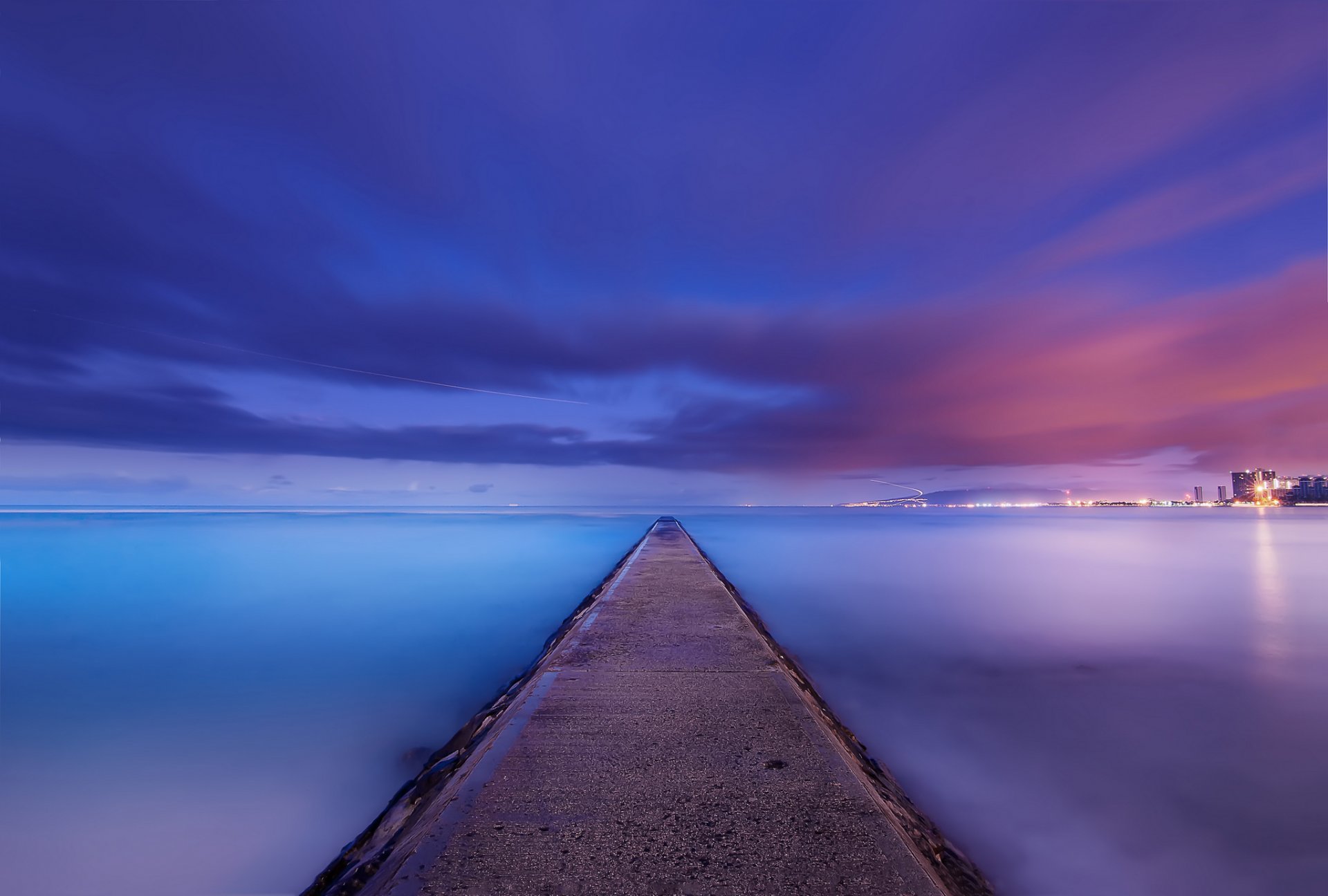 états-unis hawaii océan côte côte calme nuit bleu lilas ciel nuages loin ville lumières