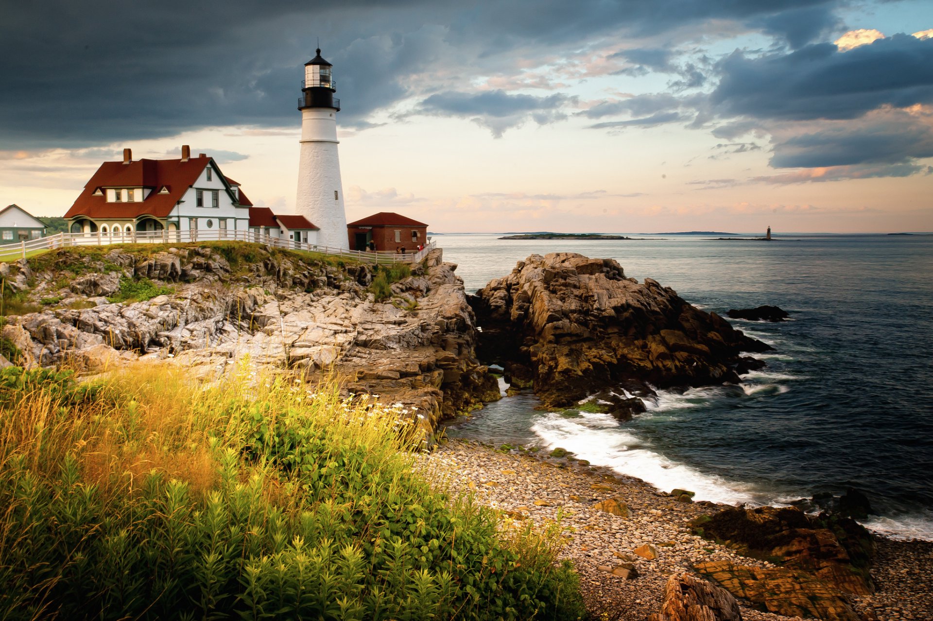 portland head light cape elizabeth maine lighthouse gulf of maine coast