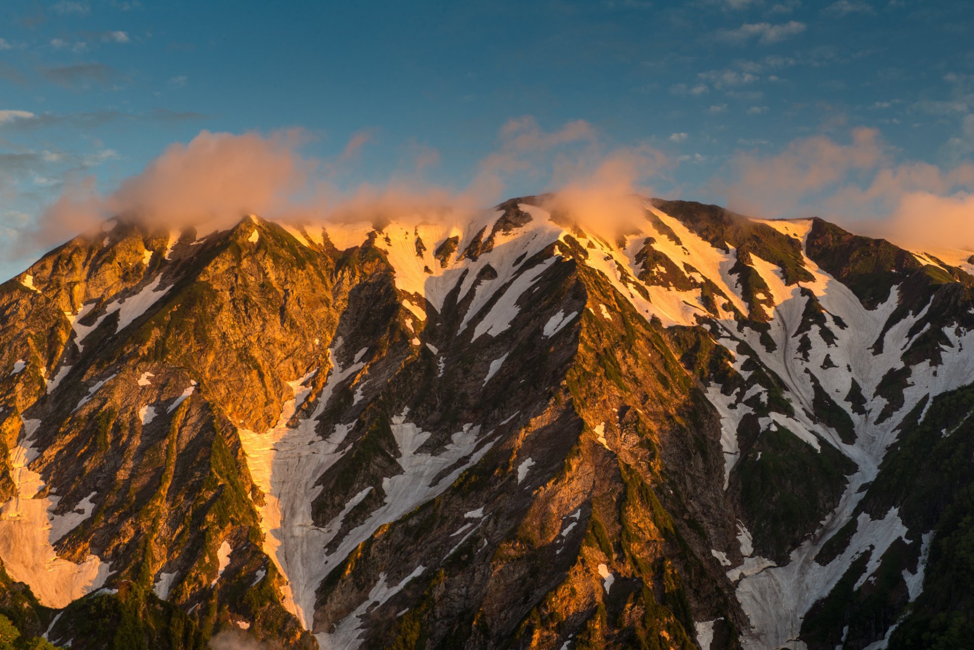 giappone alpi giapponesi prefettura di nagano montagne turchese cielo nuvole