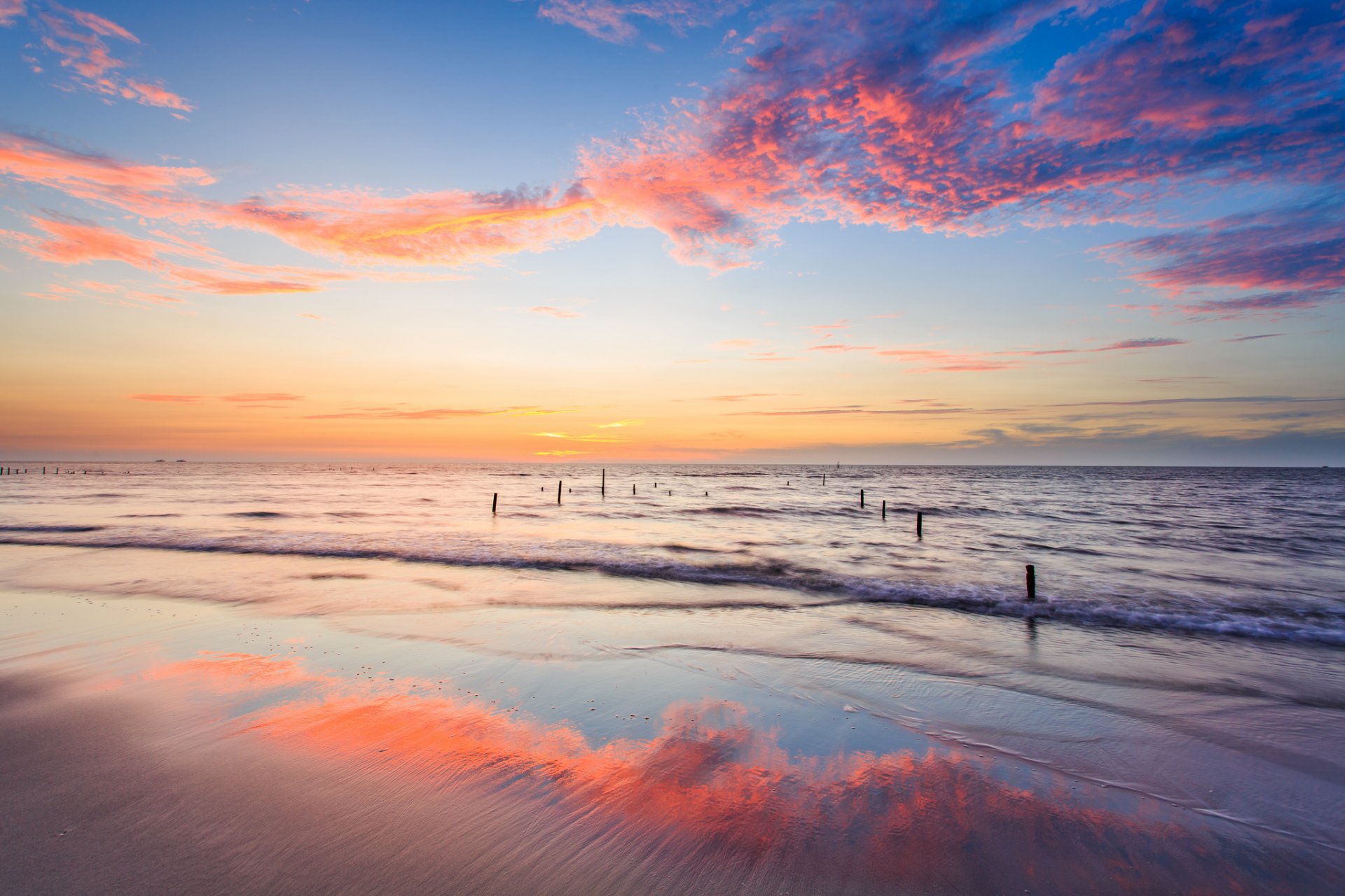 china taiwán bahía costa arena costa apoyos mañana amanecer cielo nubes reflexión