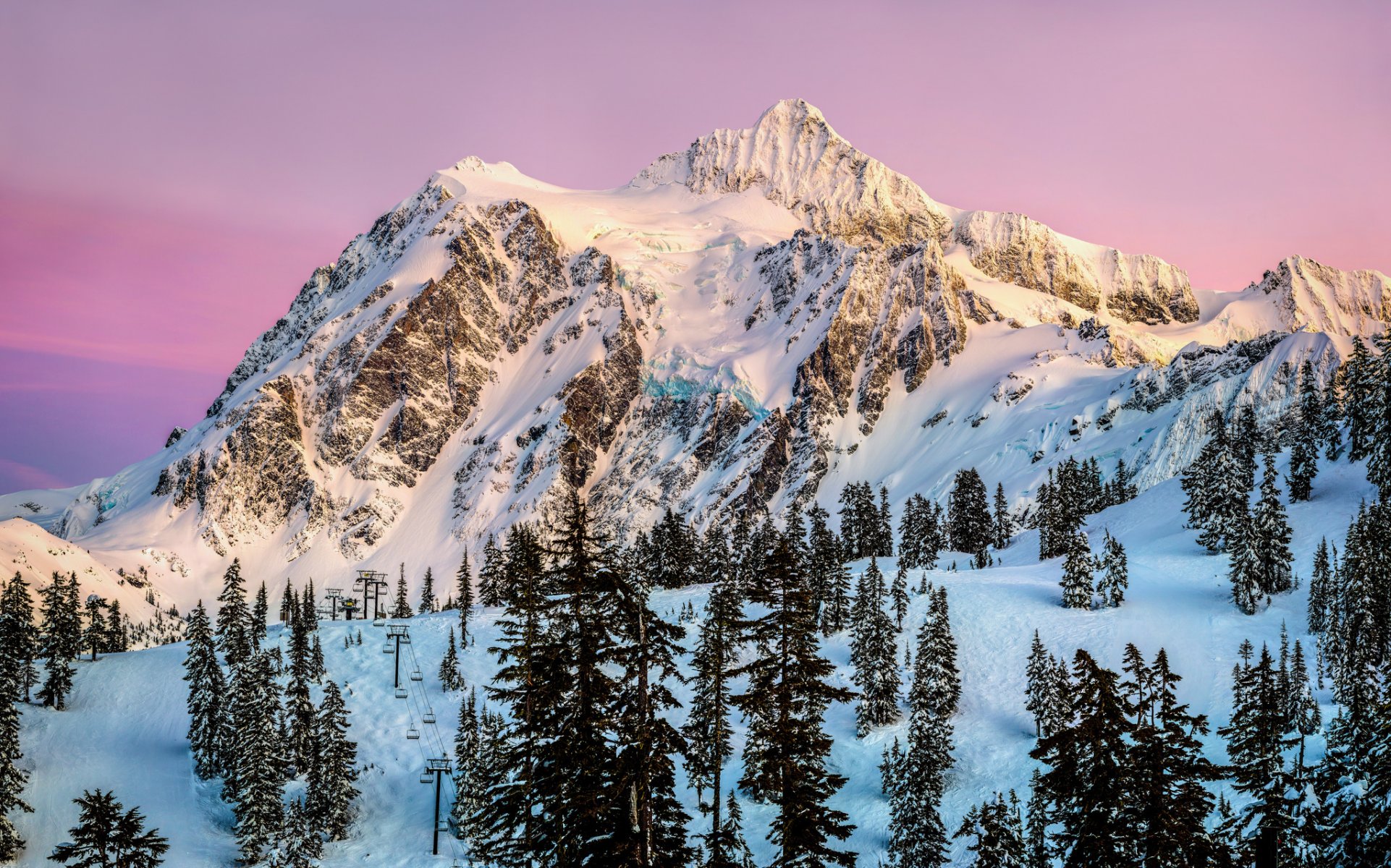 états-unis amérique du nord état de washington mont shuksan rose ciel soirée coucher de soleil hiver janvier station balnéaire forêt