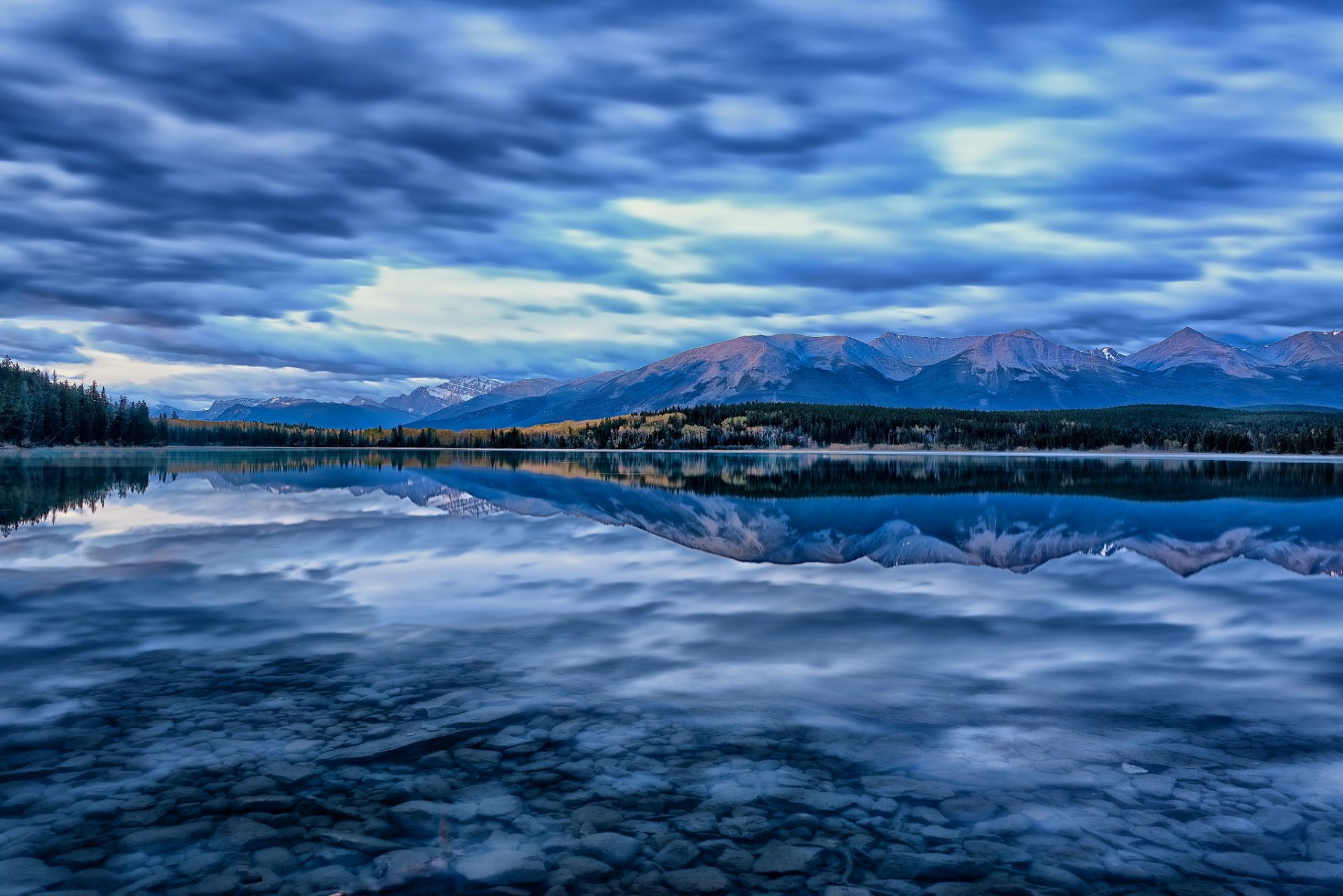 pyramid lake jasper national park alberta canada jasper lake mountains reflection