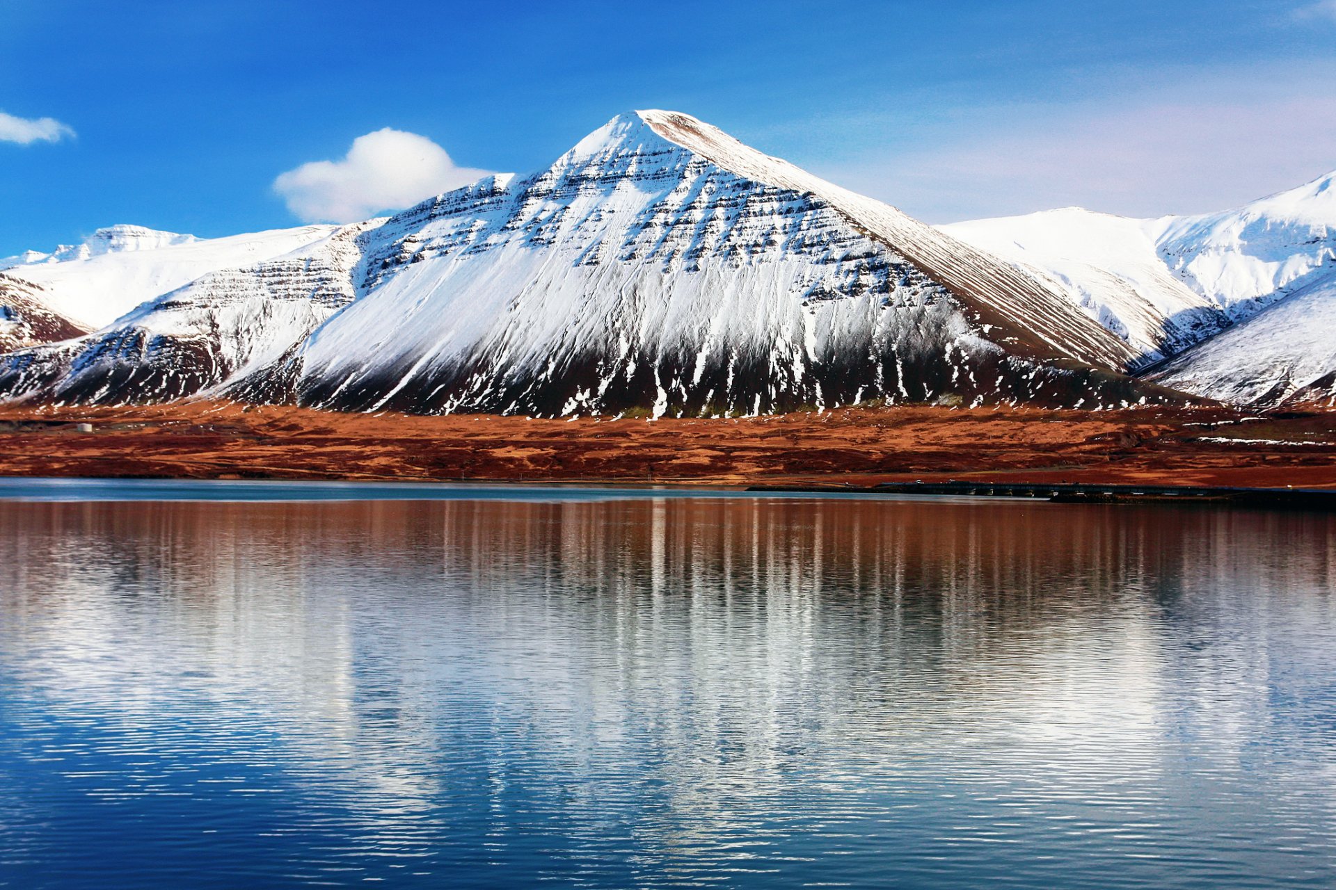 исландия hafnarfjall гора вода небо облака отражения