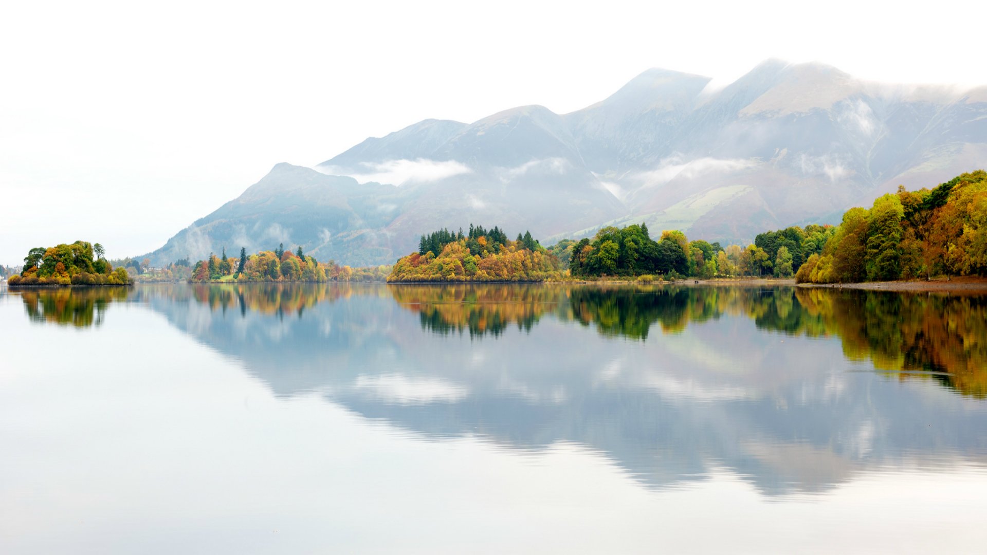 reino unido inglaterra árboles montañas niebla neblina naturaleza otoño lago reflexión