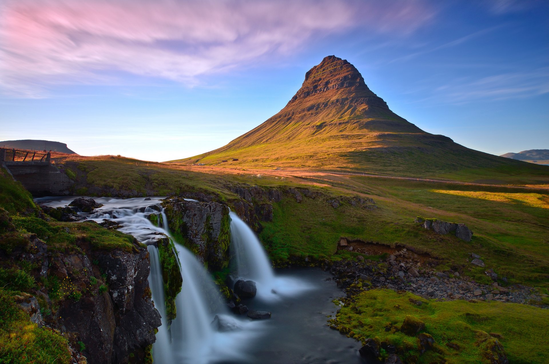 kirkjufellsfoss islande cascade montagne