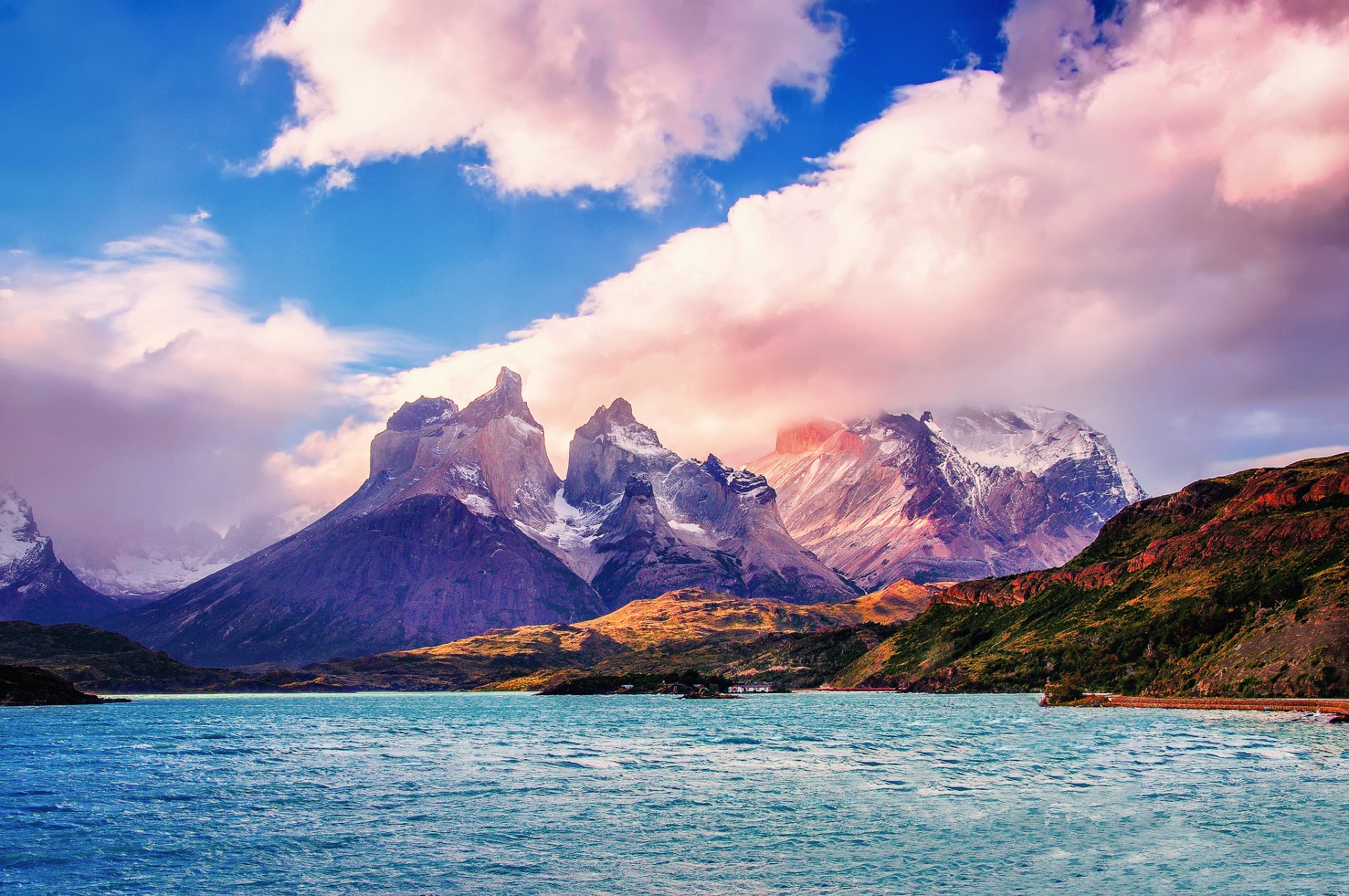 ameryka południowa chile park narodowy torres del paine patagonia góry chmury niebo