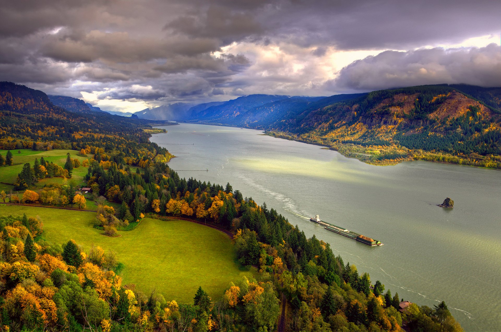 north america river colombia autumn november sky clouds shore