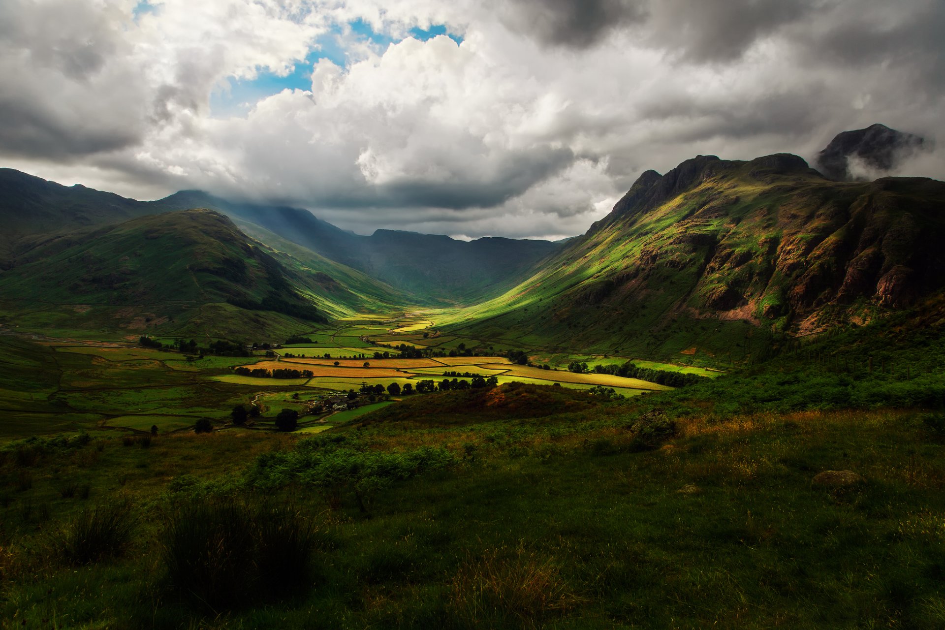 england tal berge hügel felder himmel wolken wolken licht schatten