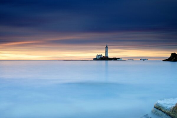 Faro de Santa María al amanecer