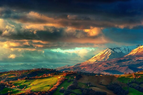 Monti sibillini mountain range in spring