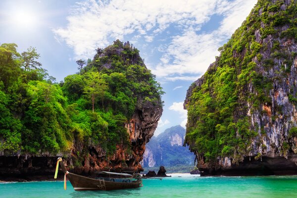 Vue imprenable sur les falaises de la Thaïlande