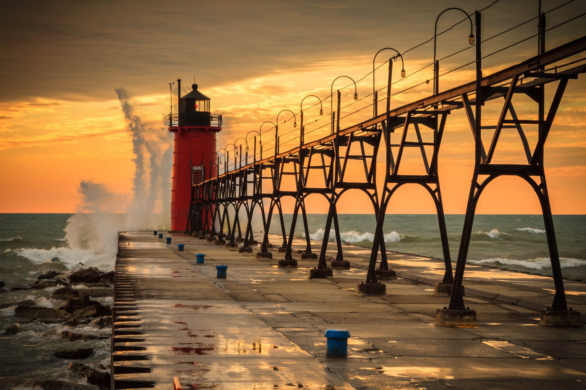 usa michigan south haven michigan lake molo latarnia morska woda fale niebo