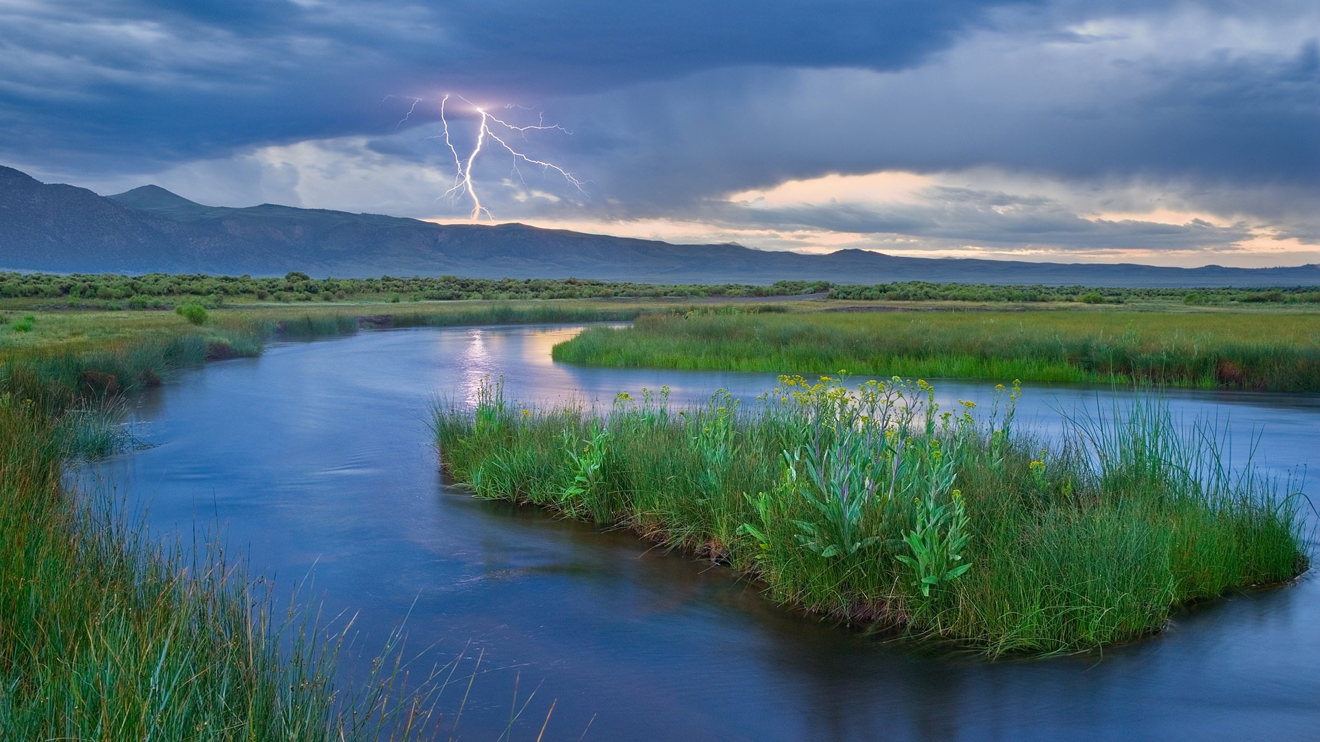 fiume montagne fulmine elemento natura