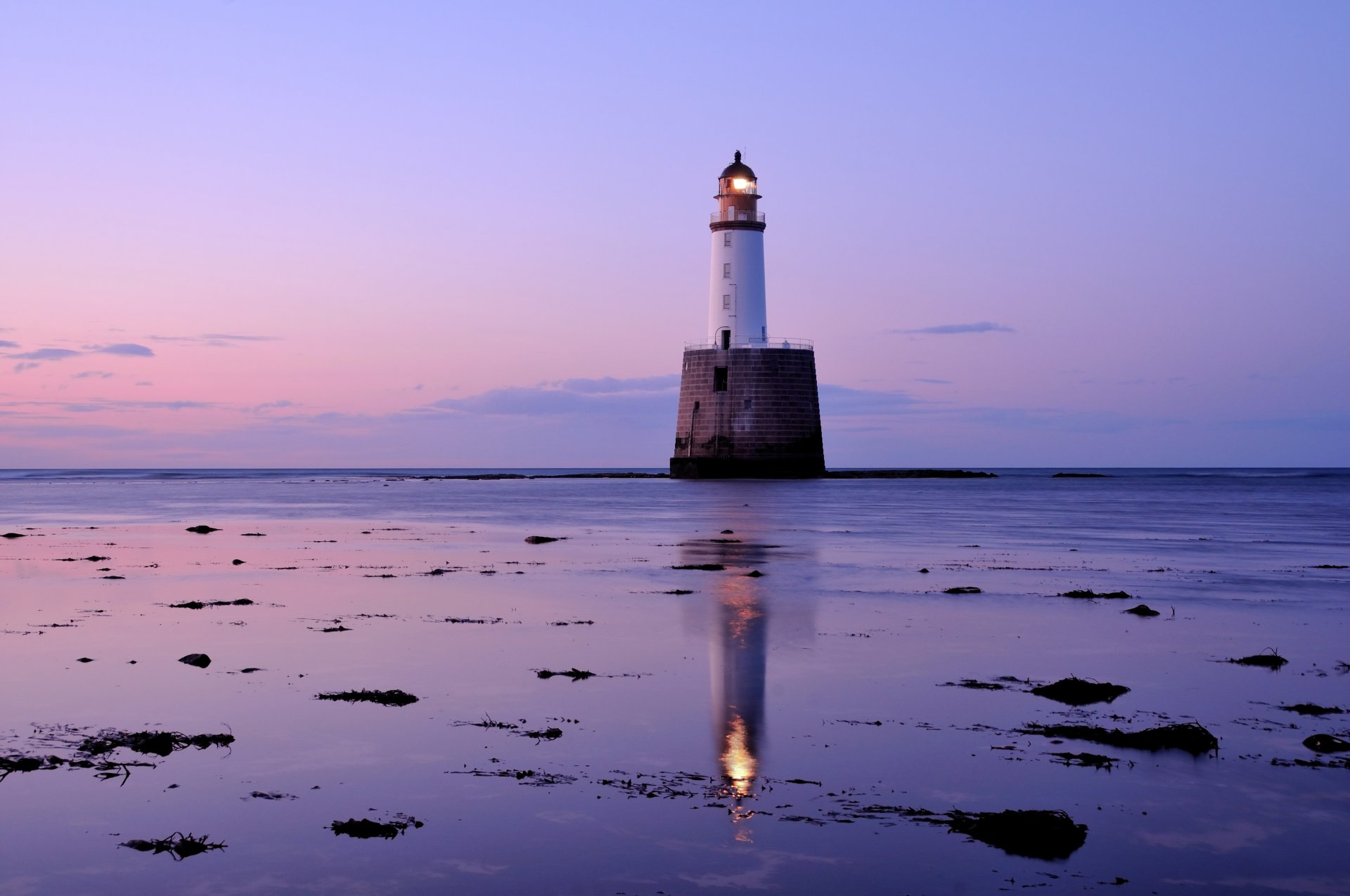 reino unido escocia mar faro noche lila crepúsculo puesta de sol rosa cielo nubes