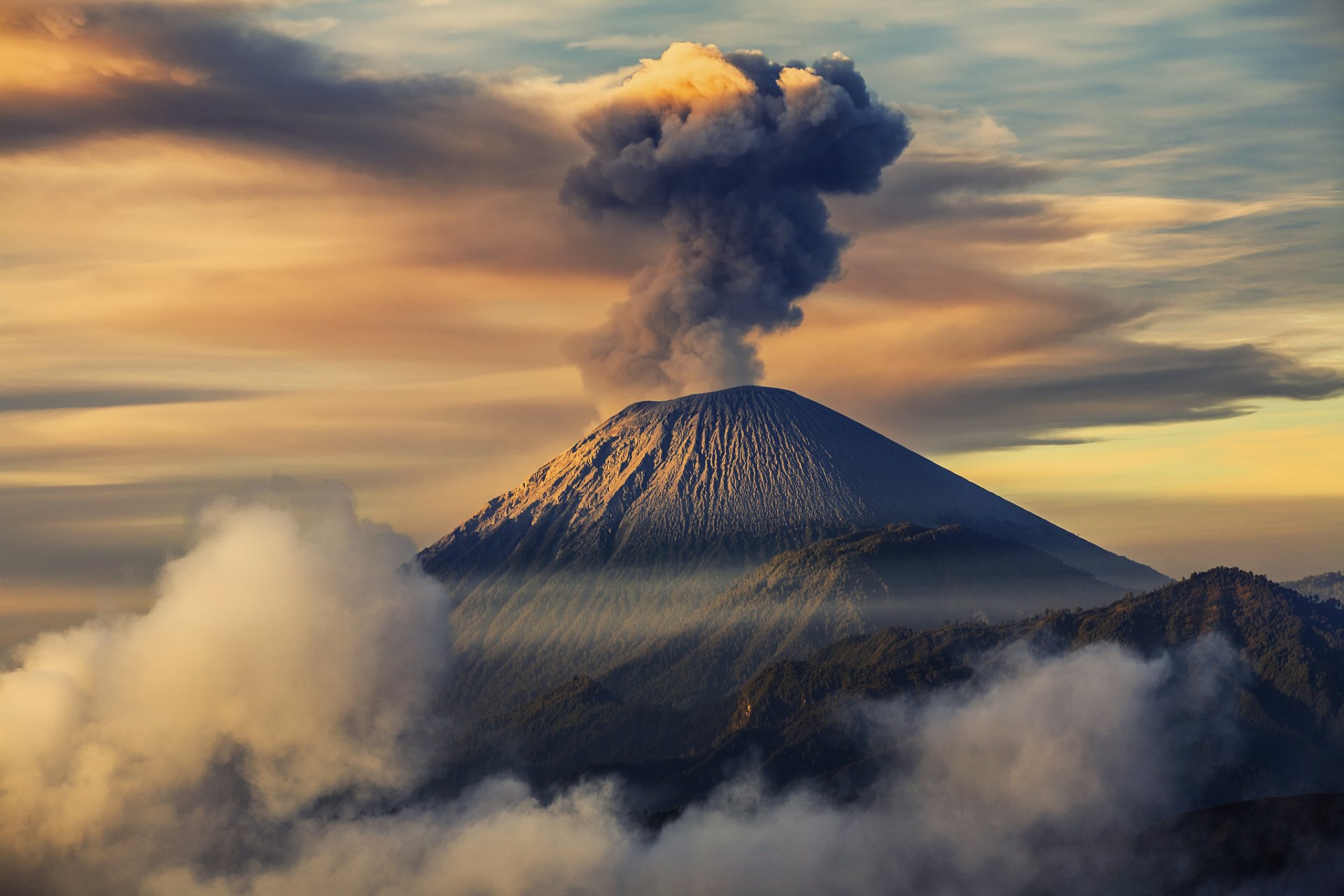 indonezja jawa wulkan semeru semeru kompleks wulkaniczny-kaldery tengger tengger