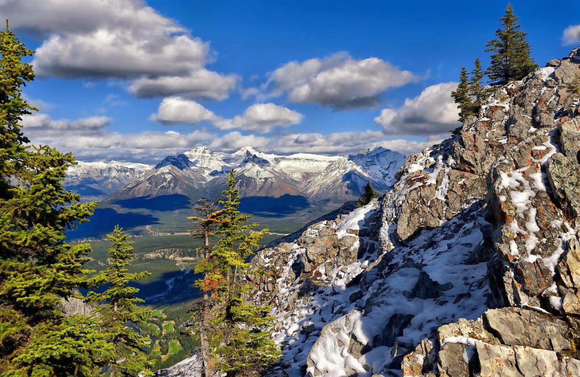 parque nacional banff montañas árboles nubes