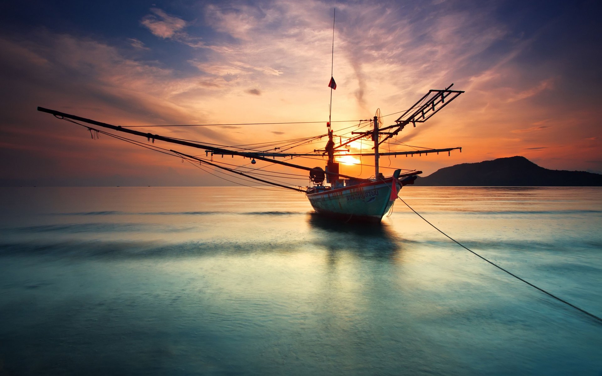 paisaje cielo mar océano cuerda cuerda cuerdas montañas montaña sol nubes nube banderas agua superficie silencio noche barco barcos barcos barcos yates yates veleros buque buque vehículo cubierta mástil viaje hermoso fondo de pantalla