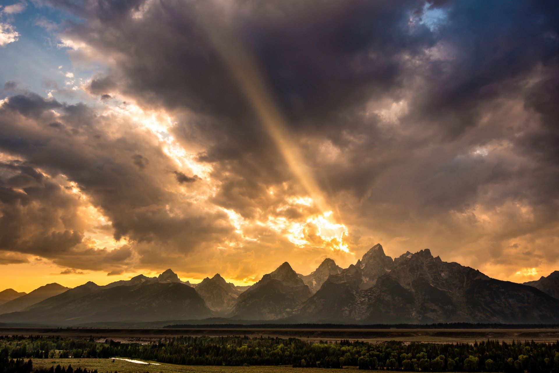 usa wyoming góry skaliste dolina las rzeka niebo chmury światło promienie