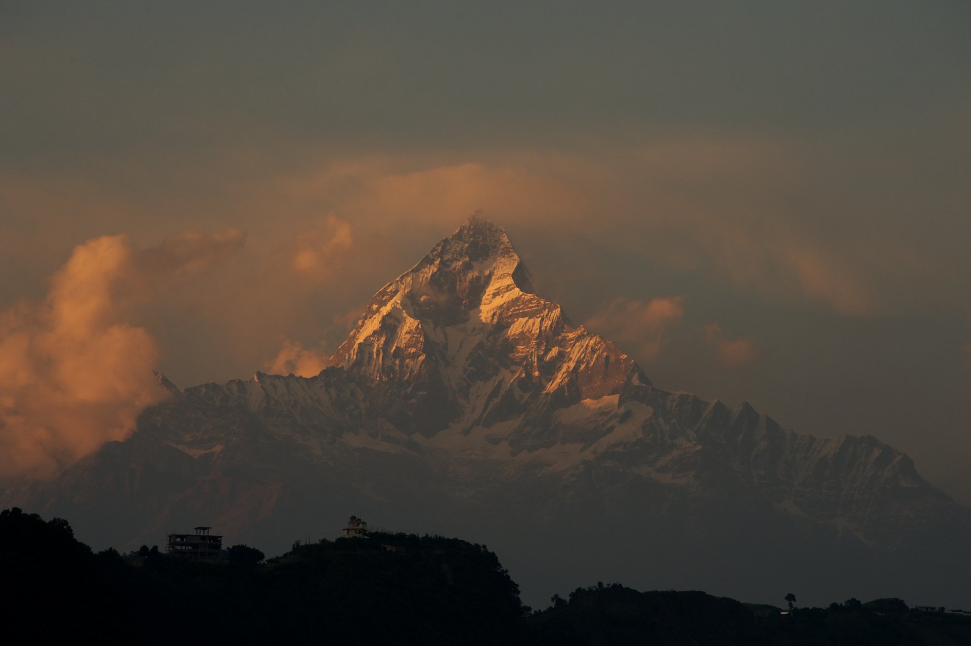 népal montagnes himalaya massif de l annapurna montagne machapuchare queue de poisson jimmy walsh photographie