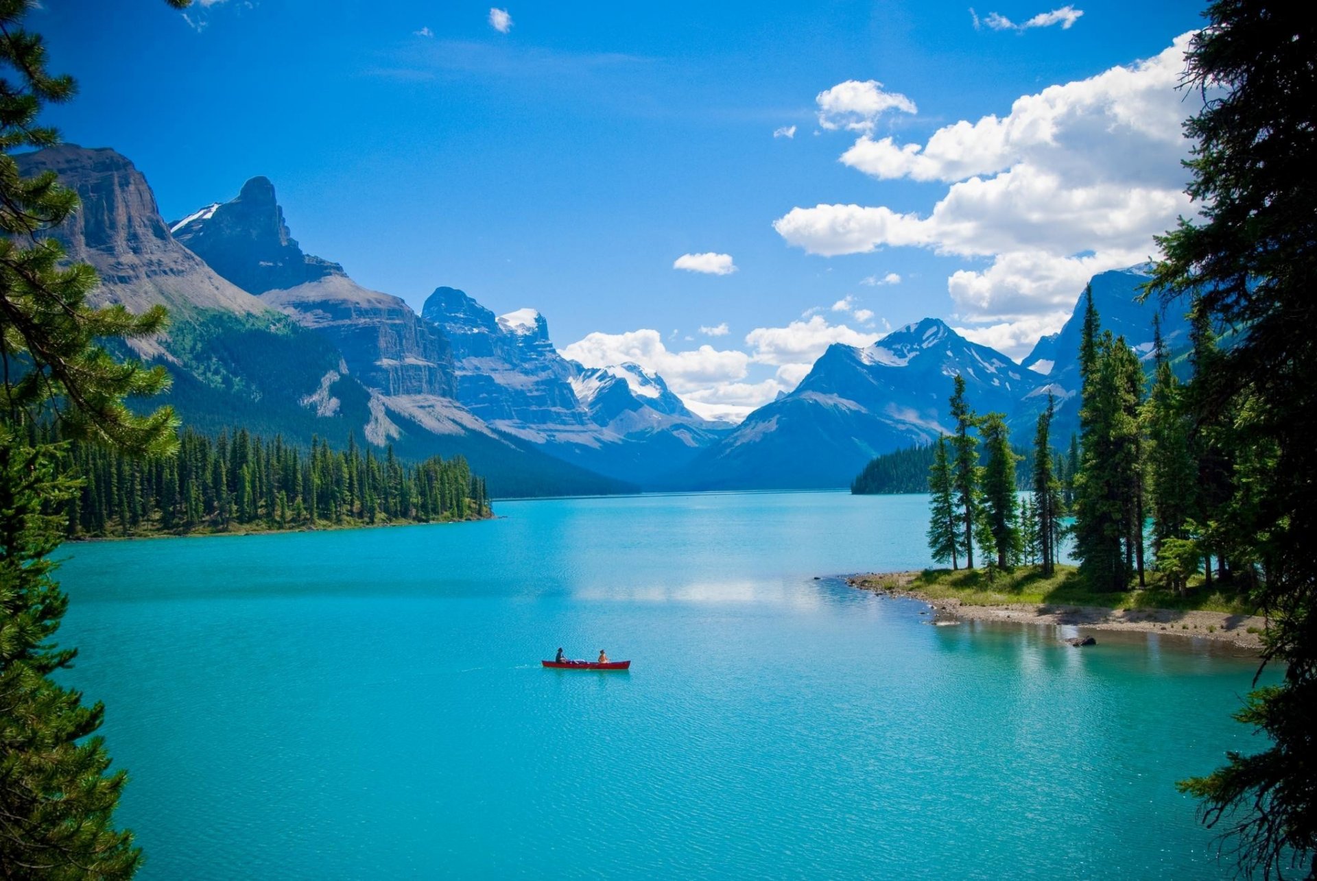 canada paesaggio lago foresta montagne barca alberi