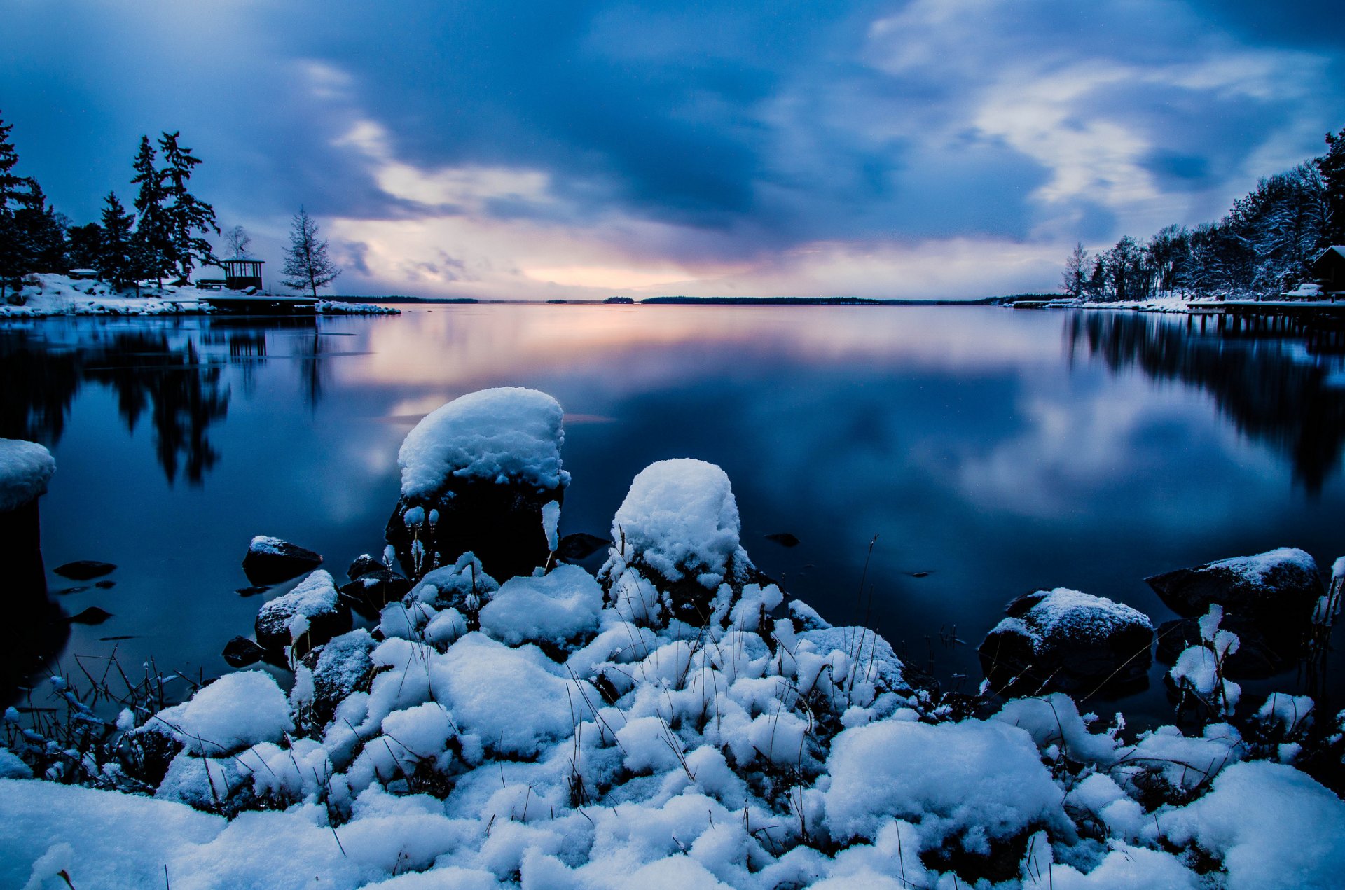 stockholm suède nature eau pierres neige hiver ciel soir