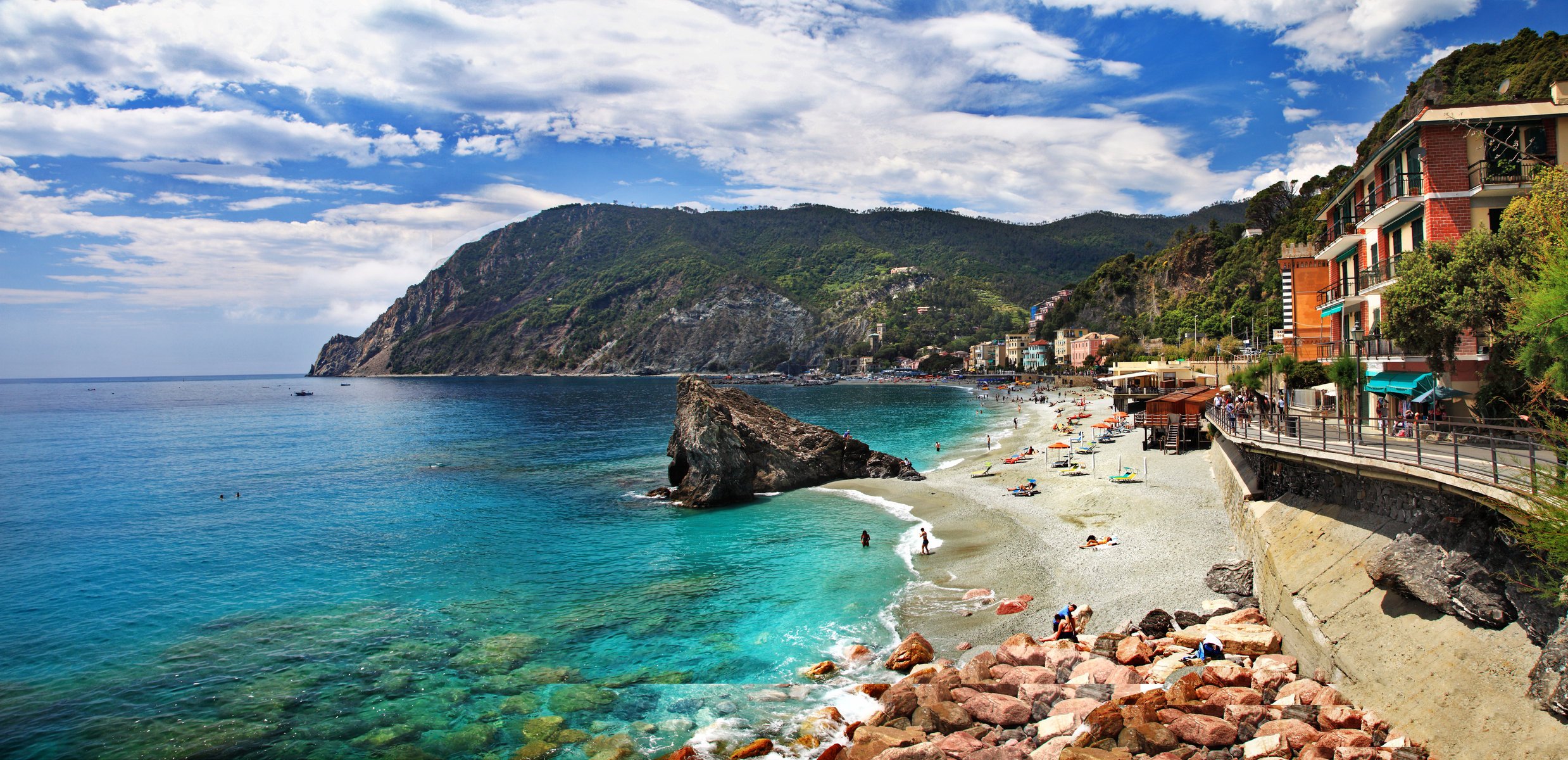 италия монтероссо-аль-маре монтероссо-аль-маре cinque terre чинкве-терре пляж побережье море скалы дома горы природа пейзаж