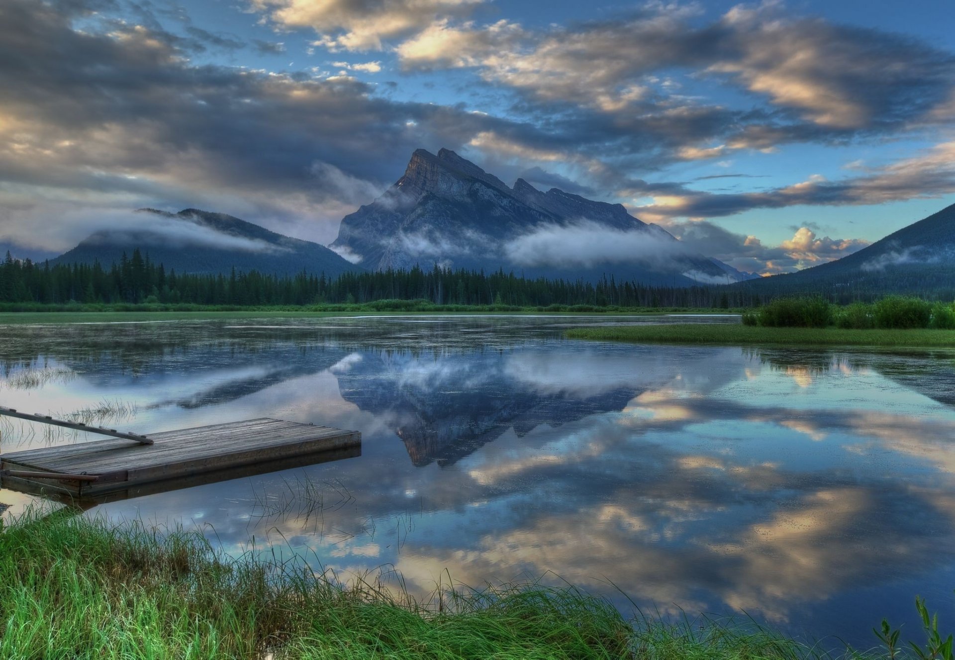 berge wald himmel wolken see reflexionen