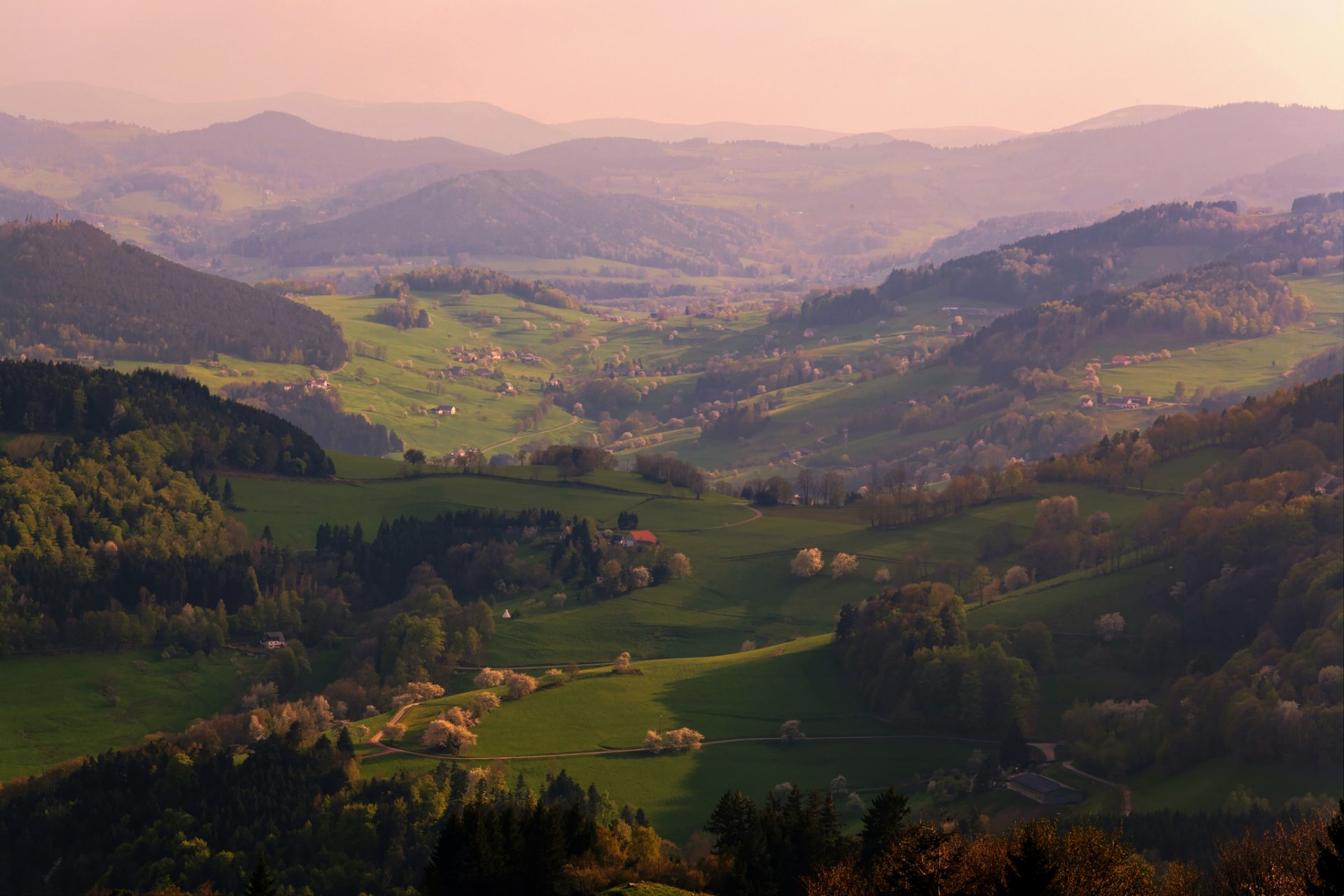 france montagnes vallée printemps mai soirée lumière chaleur de rebecca ples