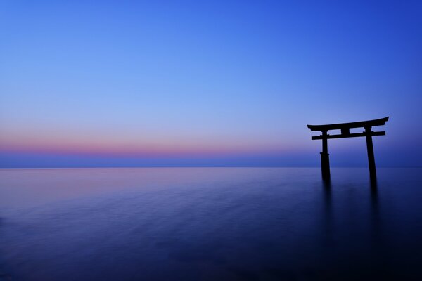 Calm. Calm and blue of the ocean