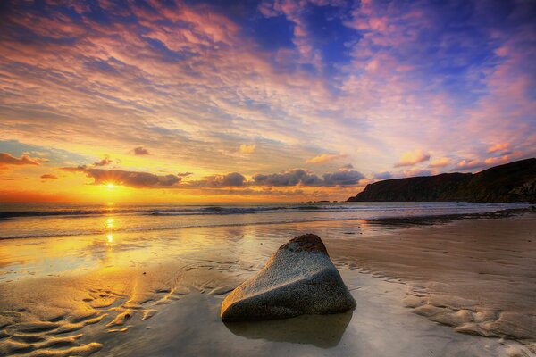 Mare e nuvole. Tramonto sul mare