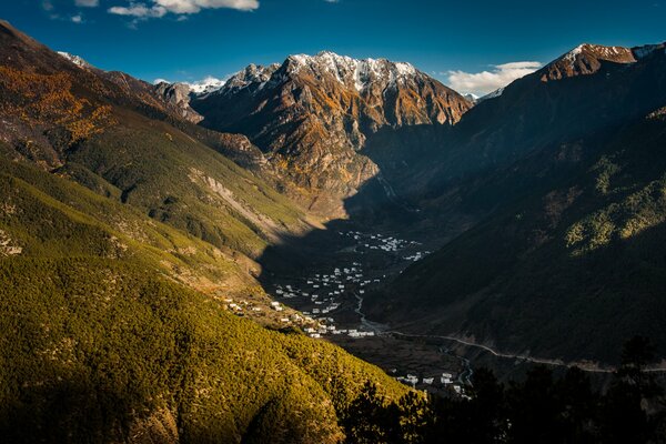 Berge in China. Großes Tal