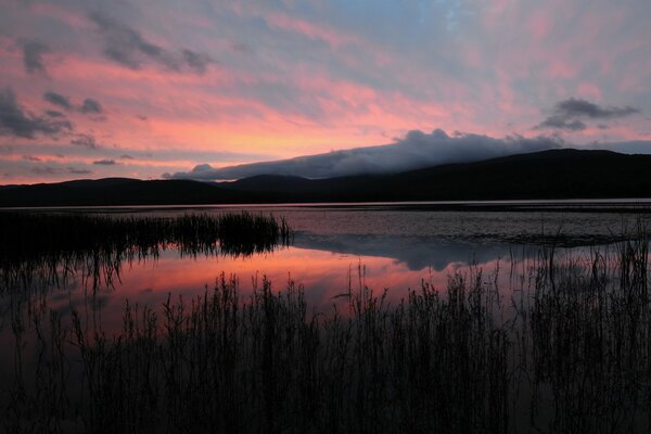 Abend Sonnenuntergang am Bergsee