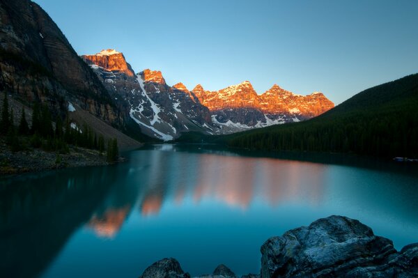 Morning on Lelnikov Lake in the valley of Ten Peaks