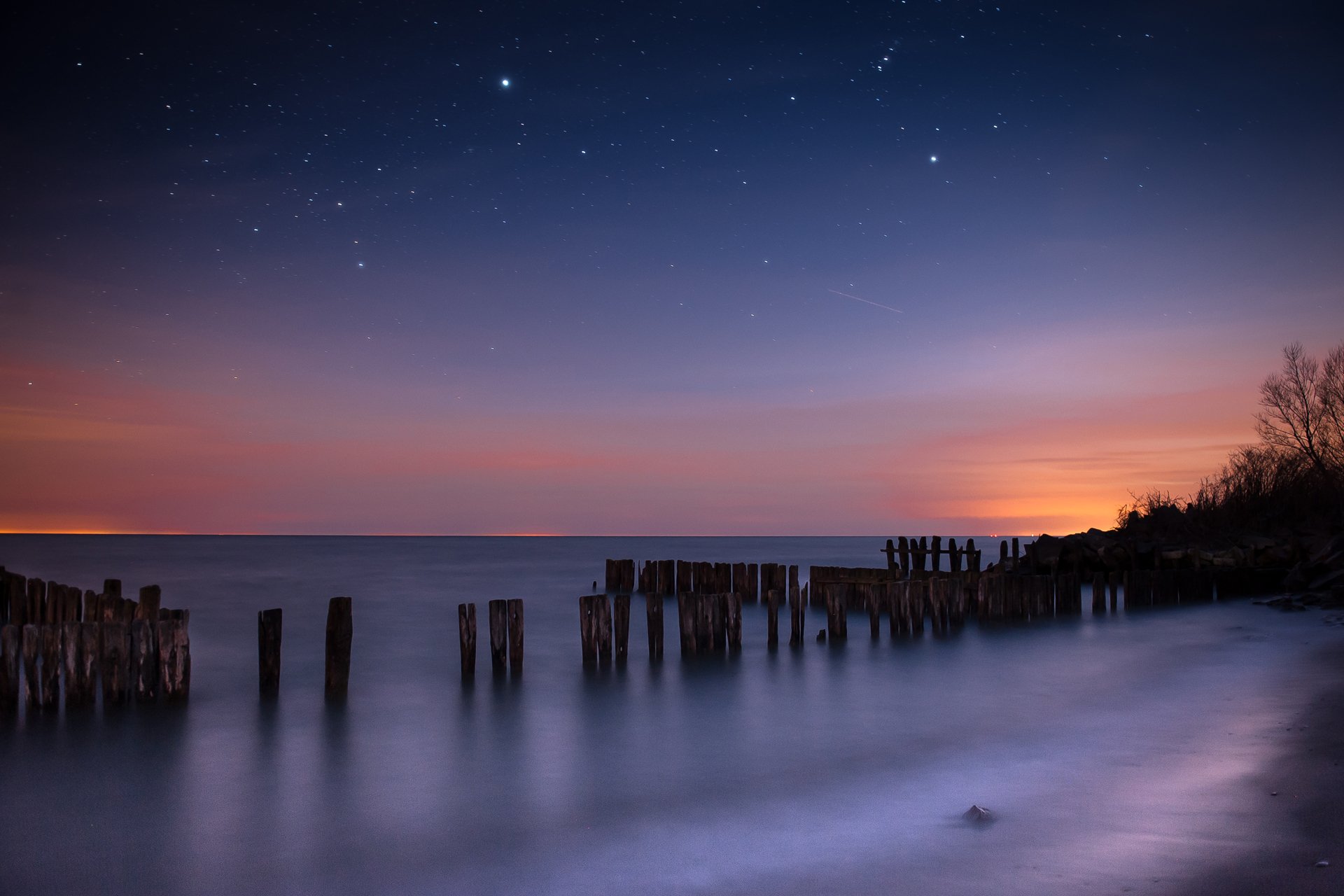 noche cielo estrellas constelaciones mar superficie