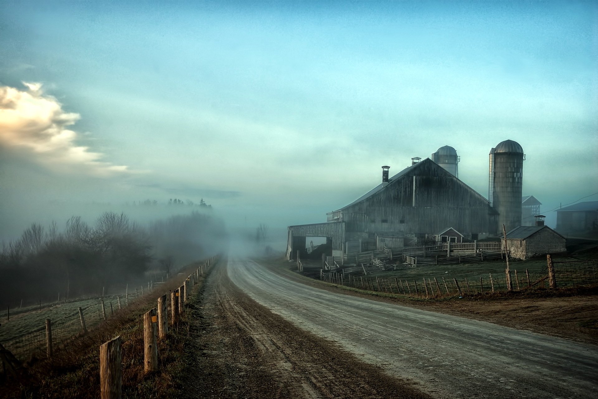 droga ogrodzenie mgła krajobraz hdr