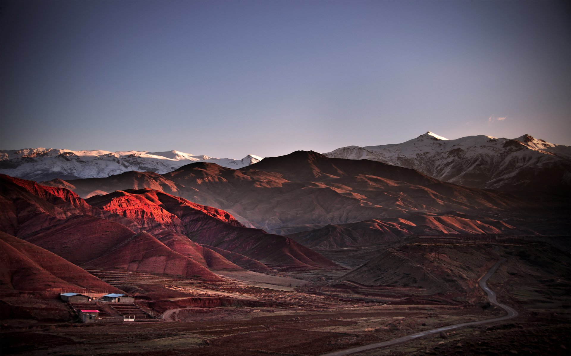 irán alamut montañas casas carretera